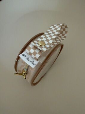 Itzy Ritzy Beige Check Pacifier Case